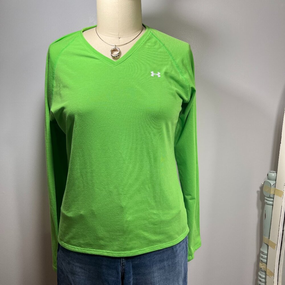 Under Armour Long Sleeve Green top size  L